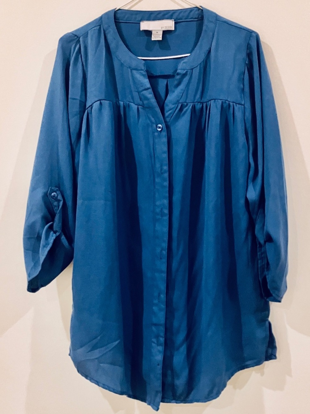 By Design Women's Blue Roll-Tab Sleeve Button Front Blouse M